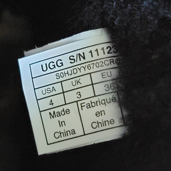 UGG Kids Classic II Graphic Stitch Short Boot - Picture 7 of 10